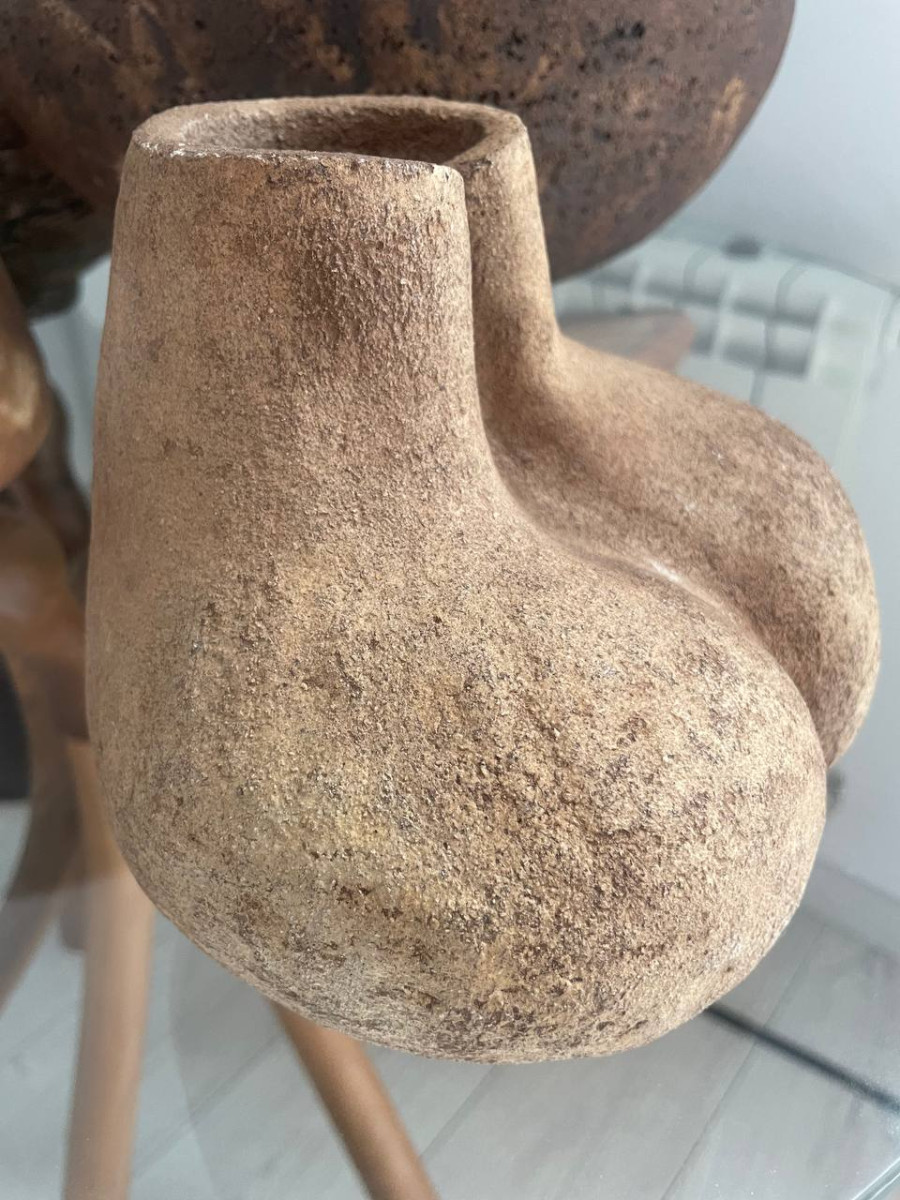 “Devi”, VOHON